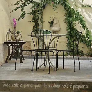 feels-like-home-portuguese-soul-flat-with-terrace.hotels-lisbon-portugal.com/